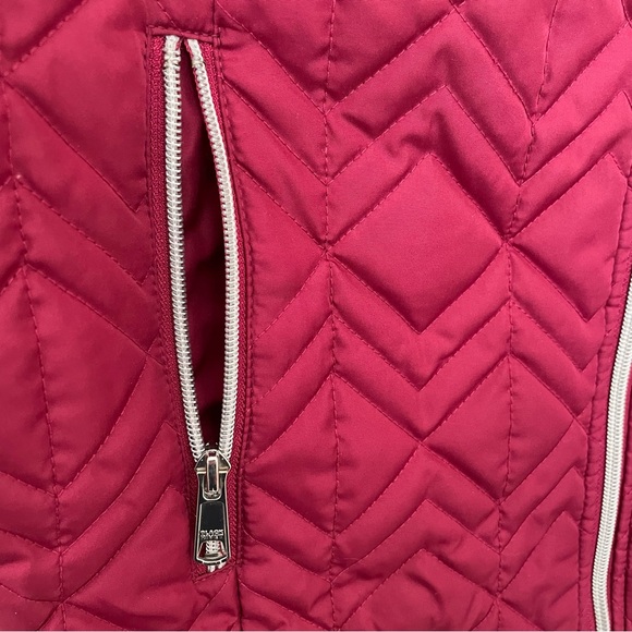 Black Rivet Burgundy Quilted Vest - Picture 5 of 8